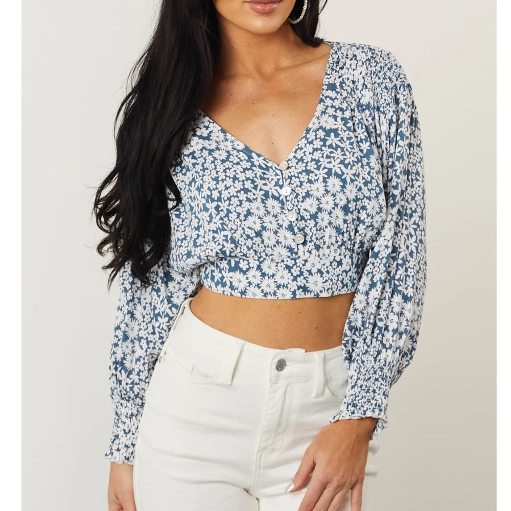 NWT Angie Ocean Floral Print Long Sleeve Cropped Blouse